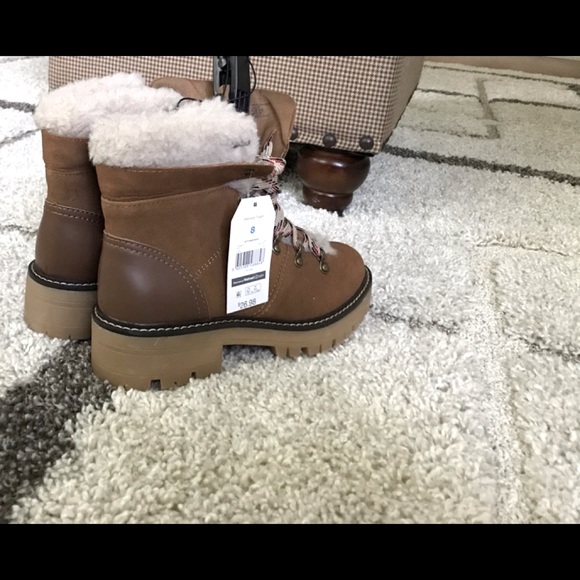 New with tags Sz 8 women’s fall camel memory foam hiker boot Time and Tru - Picture 3 of 5